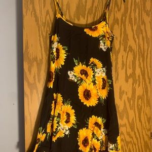 Ms Basic sleeveless adjustable strappy summer beach swing dress. Size Small